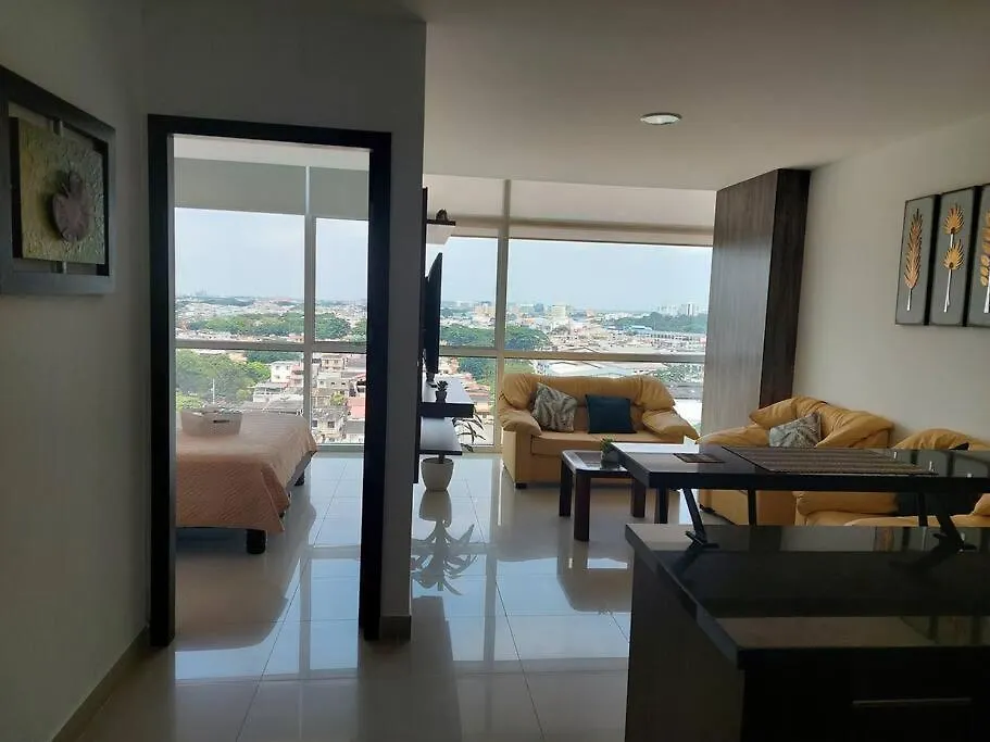 Gold Suite Con Vista A Ciudad/Piscina/Gym/ Parqueo Guayaquil 0*,